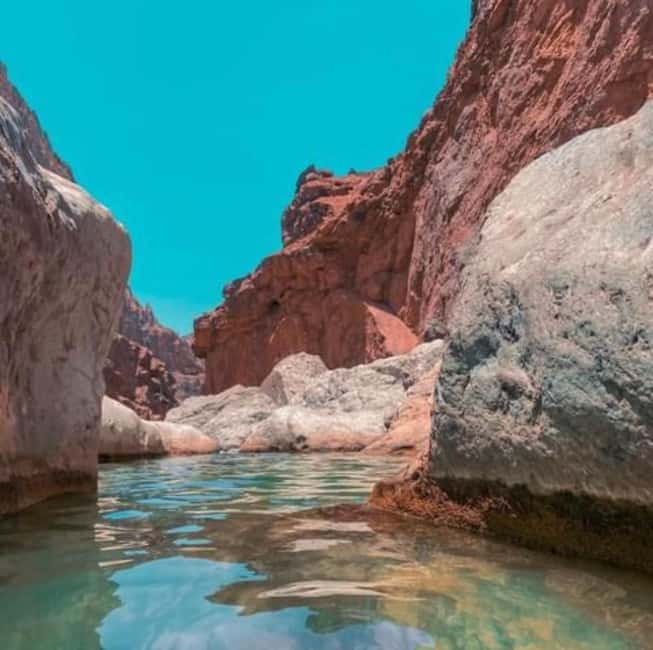 Immagine nº 20 di Avventura nel deserto di Wahiba , Nuoto nel Wadi Bani Khalid attività a Regione al-Sharqiyya, caricata dal fornitore