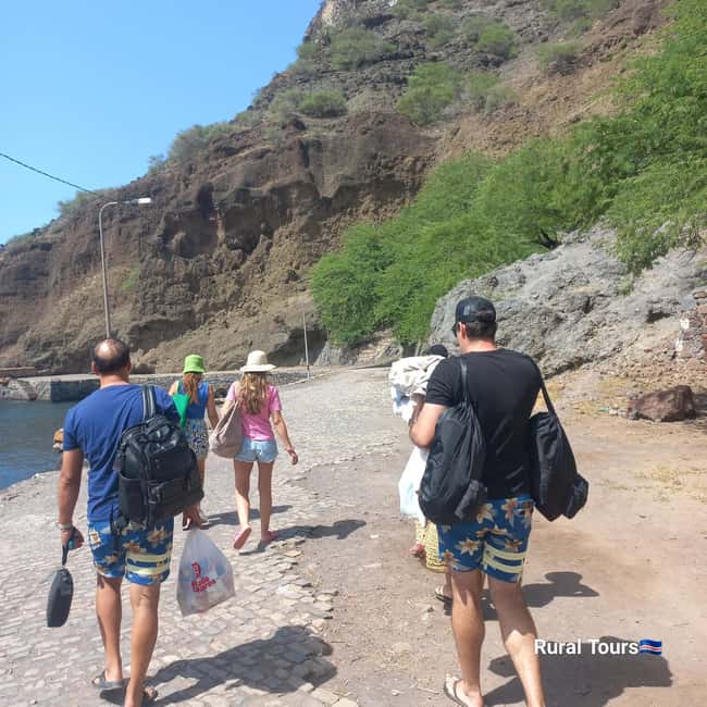 imagem n.4 de Passeio de barco para a caverna de Águas Belas + churrasco atividade em Assomada, carregada pelo fornecedor
