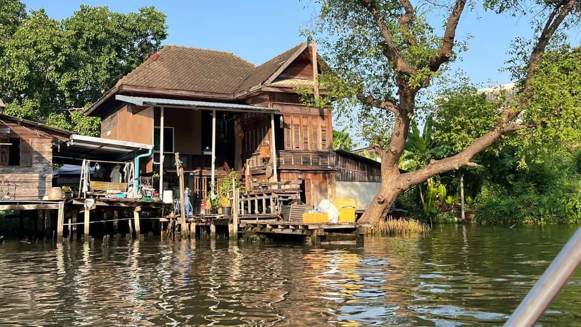 image n.8 of 2 Hours Private Bangkok Canal Boat Tour by Long-Tail Boat activity in Bangkok, uploaded by supplier
