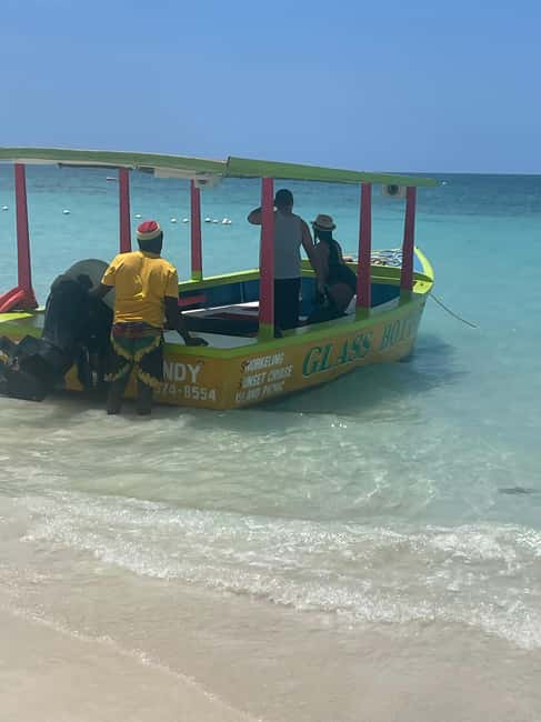 imagem n.9 de Passeio de barco em Negril 7 Miles Beach e Booby Cay saindo de Montego Bay atividade em Negril, carregada pelo fornecedor