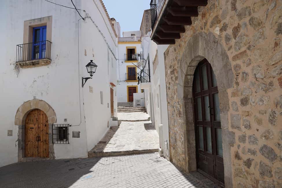 Image N°5 de Soleil, mer et histoires : Visite privée à pied d'Ibiza activité à Ibiza (ville), publiée par le prestataire