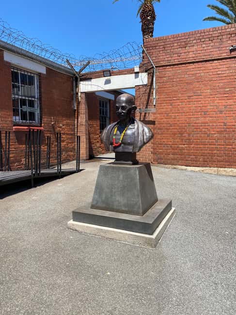 imagem n.3 de Joanesburgo: Excursão de 1 dia com o Soweto e o Museu do Apartheid atividade em Joanesburgo, carregada pelo fornecedor