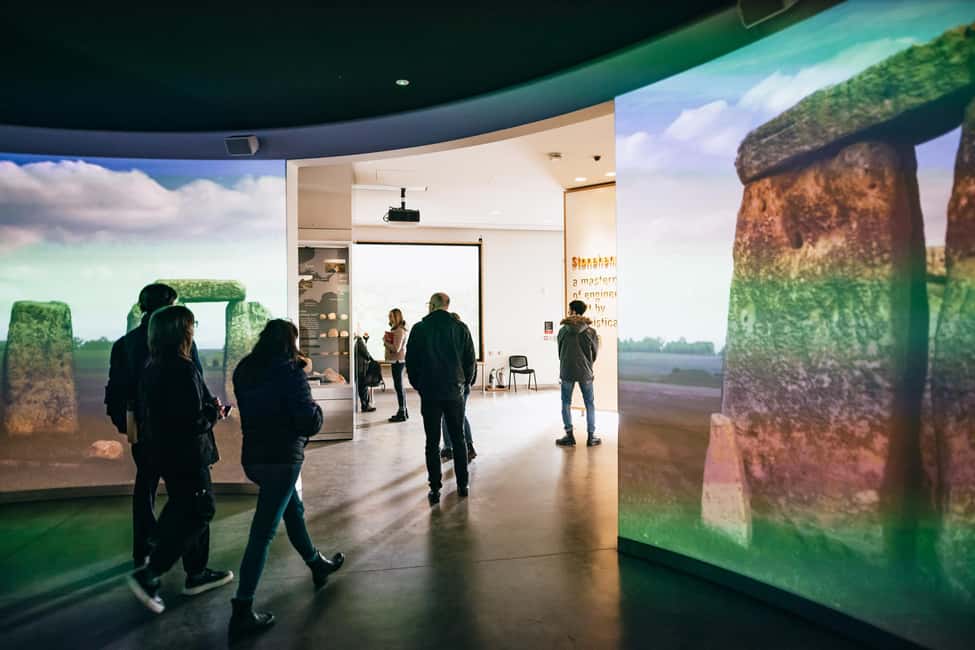 imagem n.9 de De Bristol: excursão de um dia às aldeias de Stonehenge e Cotswold atividade em Marlborough, carregada pelo fornecedor