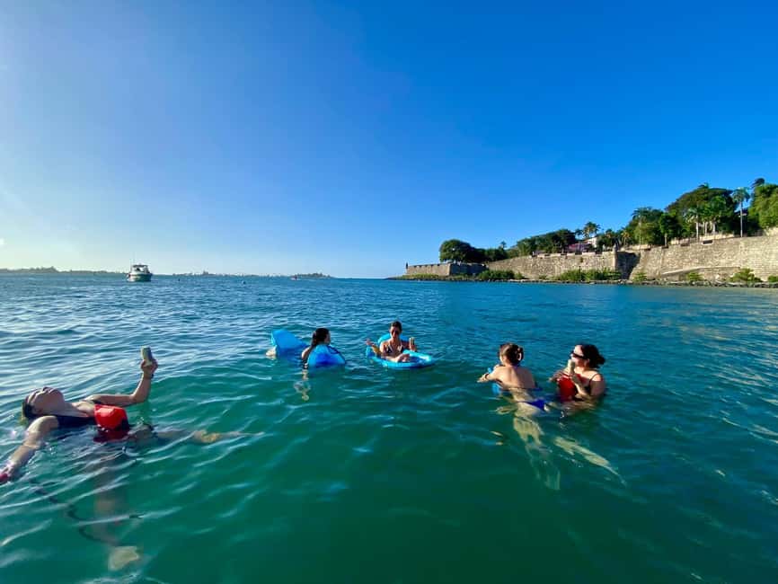 Obraz nr 5 z atrakcji Twoja prywatna „łódź imprezowa” Zatoka San Juan | Dzień na plaży w San Juan, przesłany przez organizatora