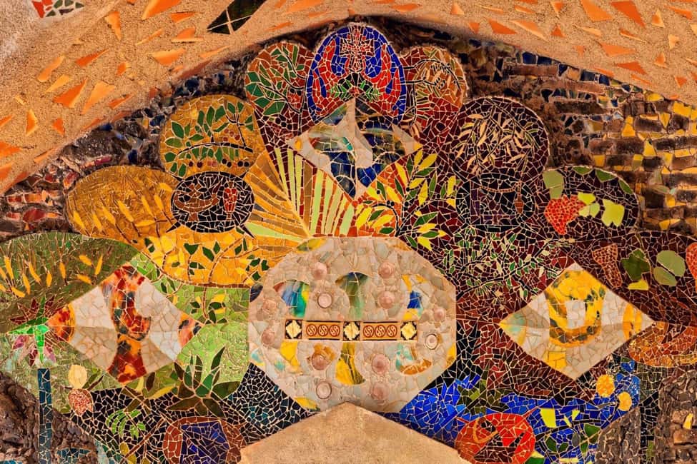 imagem n.7 de Destaques Visita guiada à Cripta de Gaudí e à Colónia Güell atividade em Barcelona, carregada pelo fornecedor
