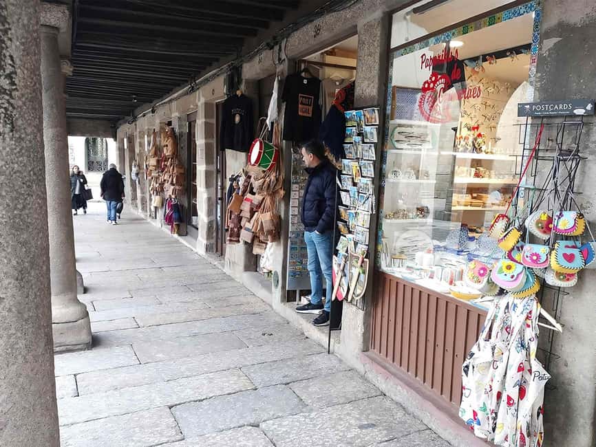 image n.25 of From Porto: Braga and Guimarães Day Trip with Lunch activity in Guimaraes, uploaded by supplier