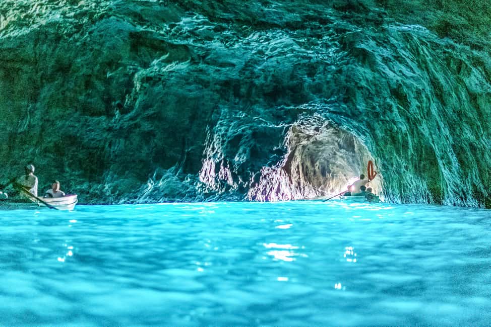 imagem n.7 de Sorrento: Passeio de barco exclusivo em Capri e Gruta Azul opcional atividade em Anacapri, carregada pelo fornecedor