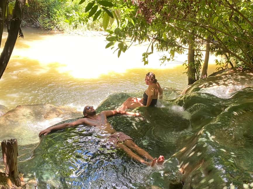 Image N°3 de Krabi : Visite du temple de la grotte du tigre, de la piscine d'émeraude et des sources d'eau chaude activité à Krabi, publiée par le prestataire