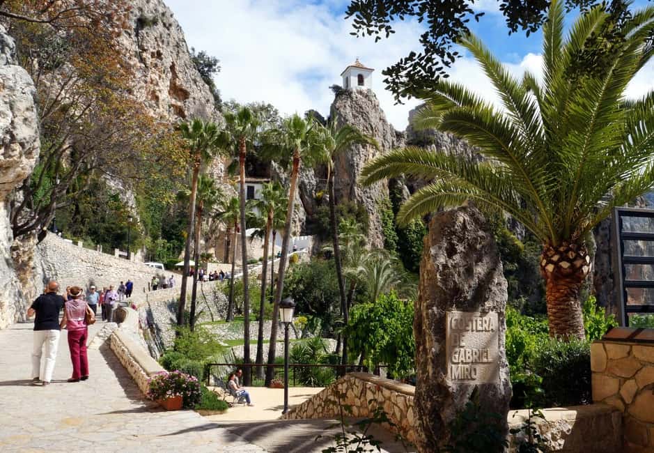 imagen n.º 1 de Desde Albir, Altea, Benidorm y Calpe: Excursión a Guadalest y Algar actividad en Comunidad Valenciana, subida por el proveedor