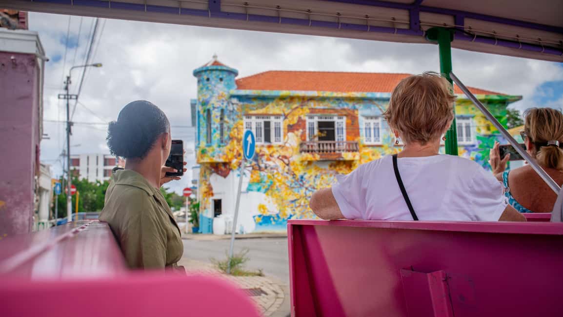 afbeelding n.1 van Curaçao: Trolley door de binnenstad activiteit in Willemstad, Curaçao, geüpload door aanbieder