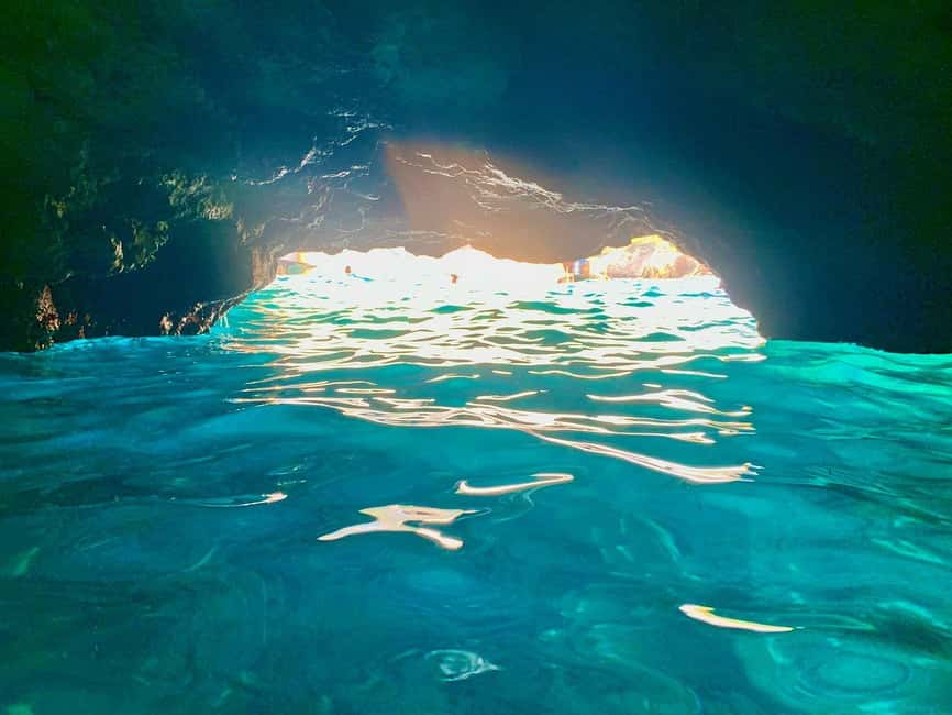 Immagine nº 3 di Dubrovnik: Grotta Azzurra e tour in barca della spiaggia di Sunj con bevande attività a Dalmazia, caricata dal fornitore
