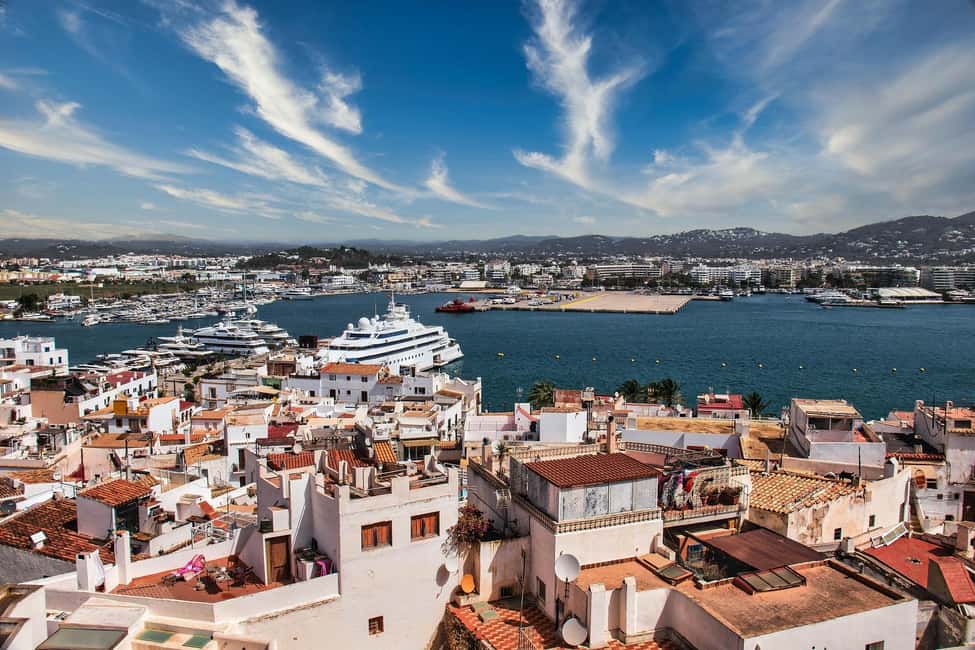 Image N°1 de Soleil, mer et histoires : Visite privée à pied d'Ibiza activité à Ibiza (ville), publiée par le prestataire