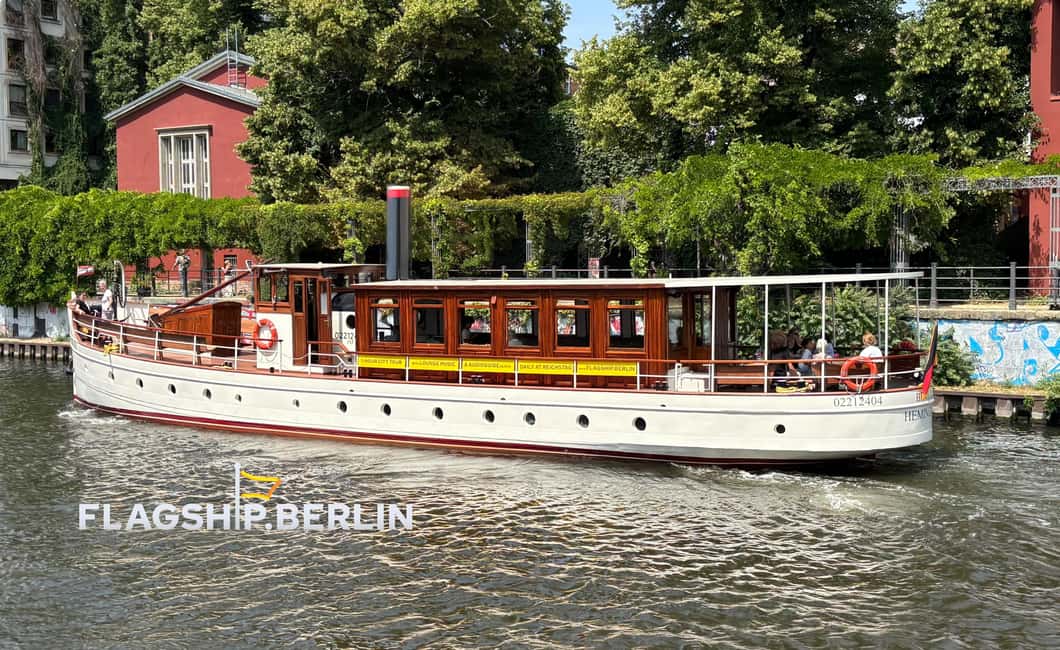 image n.2 of Berlin: 1h Boutiquestyle-Cruise on the Historic HEMINGWAY activity in Berlin, uploaded by supplier