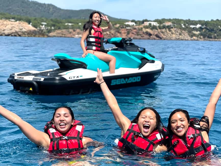 Bild Nr. 9 von Santa Eulalia: Jet Ski Tour mit optionaler Delphin-Suche Aktivität in Balearen, hochgeladen vom Anbieter