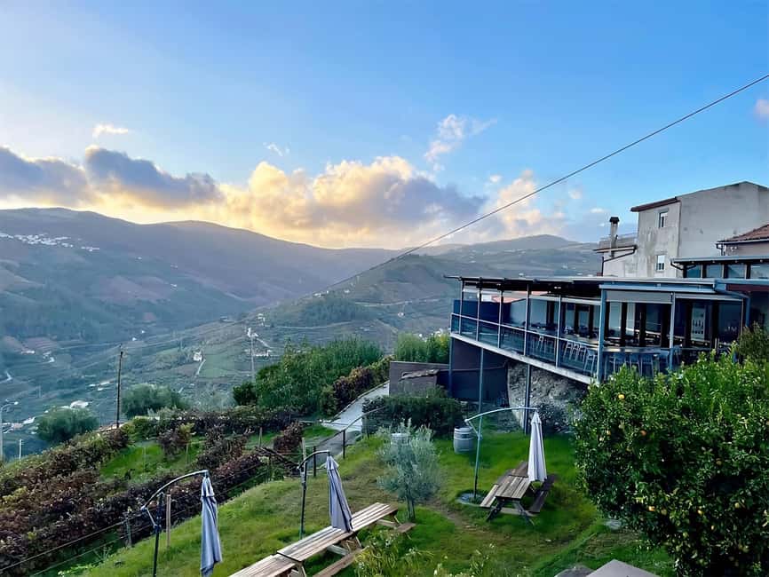Image N°17 de Depuis Porto : Vallée du Douro avec vignobles, déjeuner et excursion en bateau activité à Région Nord, Portugal, publiée par le prestataire