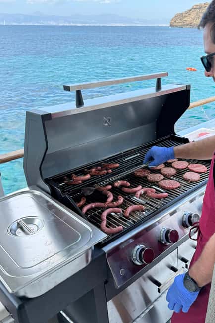 Bild Nr. 3 von Bucht von Palma: Bootstour mit BBQ, Schnorcheln und Sonnenuntergang Option Aktivität in Palma de Mallorca, hochgeladen vom Anbieter