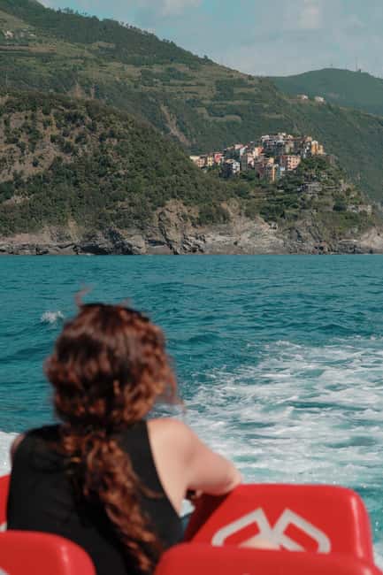Immagine nº 9 di La Spezia: tour in barca al tramonto sulle Cinque Terre con aperitivo attività a La Spezia, caricata dal fornitore