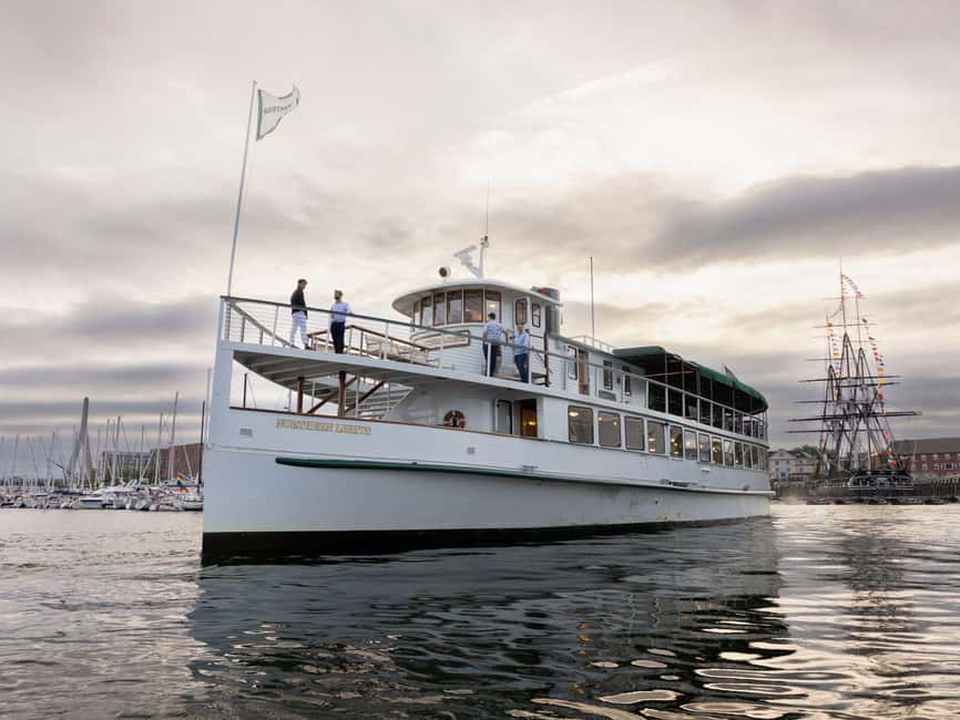 image n.14 of Boston: Cocoa and Carols Holiday Cruise activity in Boston, uploaded by supplier