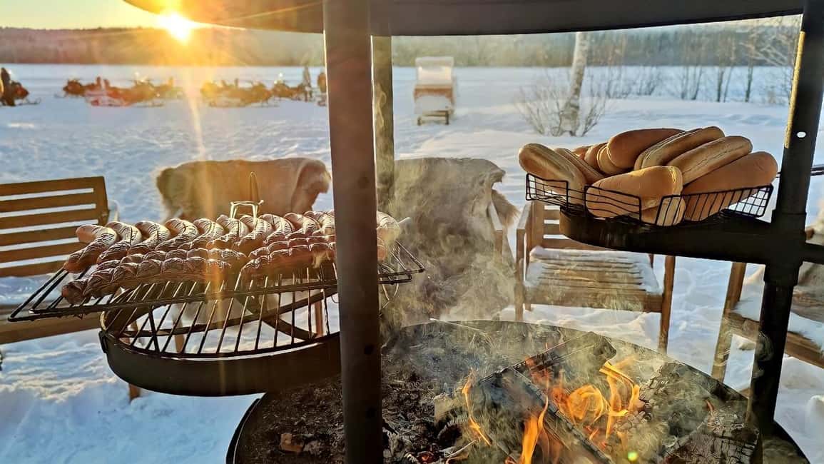 bild nr.6 av Rovaniemi: Guidad snöskotersafari i vildmarken och grillning aktivitet i Rovaniemi, uppladdad av arrangören