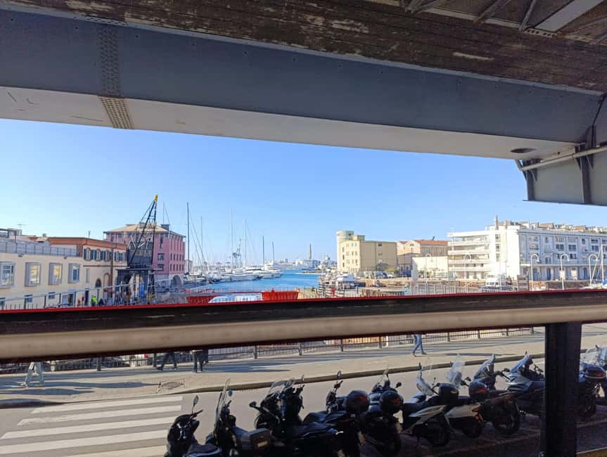 Immagine nº 12 di Genova: biglietto tour Hop-on Hop-off attività a Genova, caricata dal fornitore