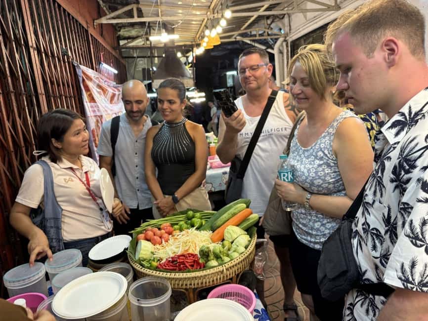 imagem n.8 de Bangkok Authentic Tasting Thai-Chinatown Walking Food Tour atividade em Bangkok, carregada pelo fornecedor