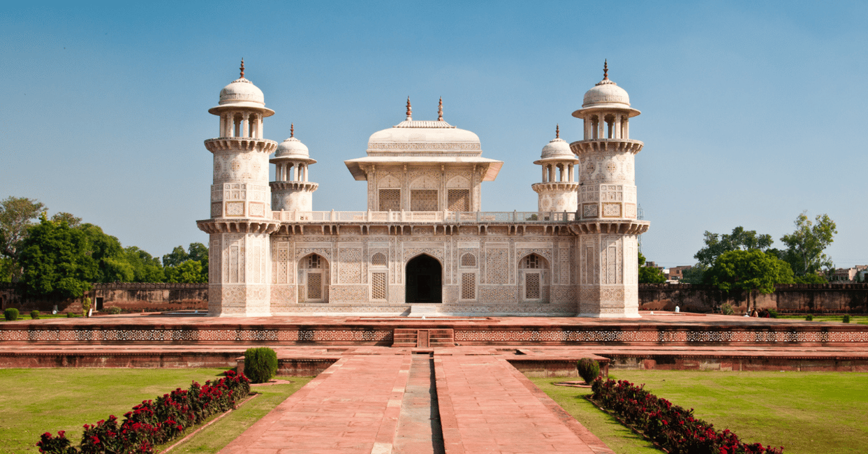 imagem n.3 de Excursão de um dia ao Taj Mahal, Forte e Baby Taj saindo de Deli de carro atividade em Agra, carregada pelo fornecedor