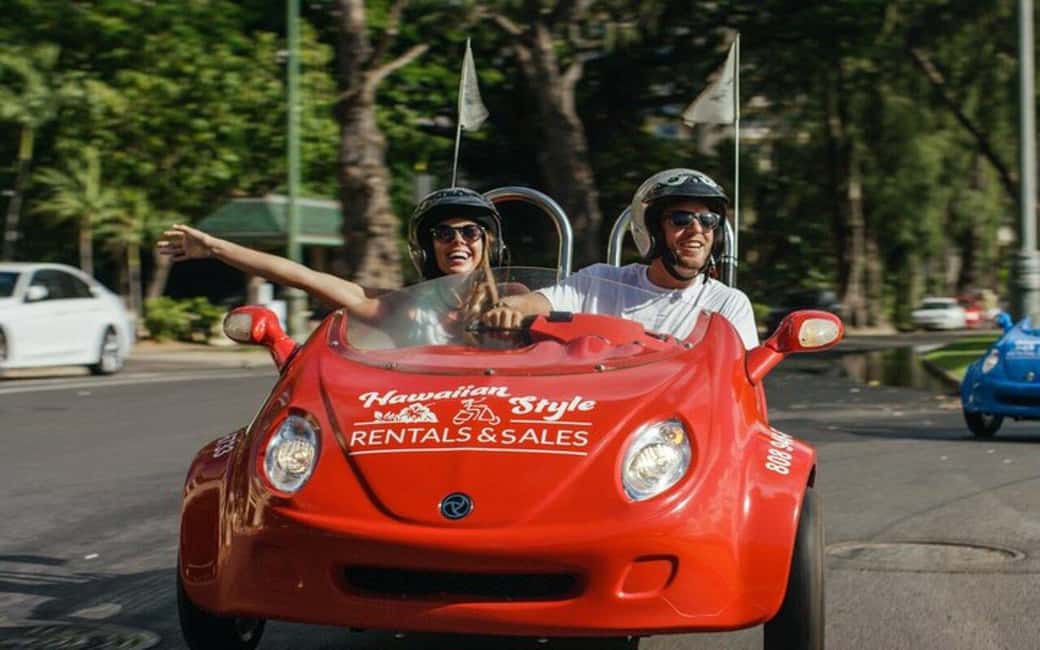 Immagine nº 1 di Uluniu Ave: Waikiki Scoot Coupe Noleggio Ala Moana e Kaka'ako attività a Honolulu, caricata dal fornitore