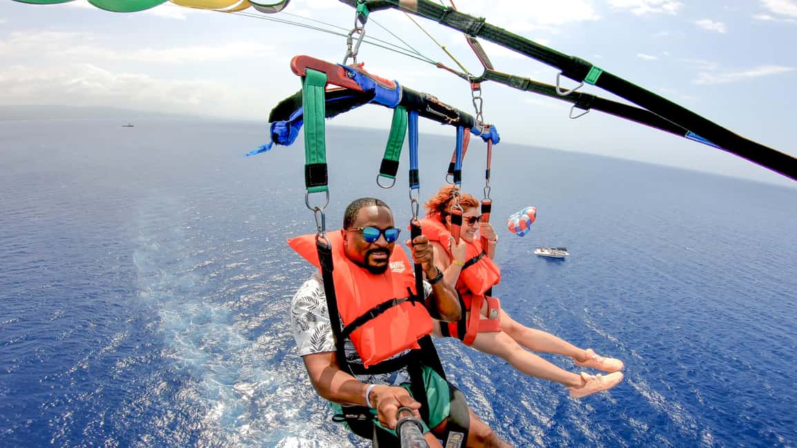 imagem n.1 de Montego Bay: Aventura de Jet Car e Parasailing atividade em Montego Bay, carregada pelo fornecedor