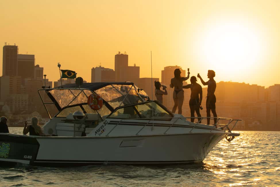 image n.8 of Glória: Sunset Speedboat Cruise with Drinks and Snacks activity in Rio de Janeiro, uploaded by supplier