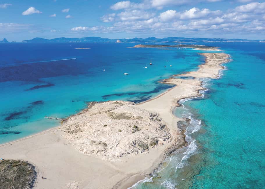 Image N°50 de Ibiza : croisière premium d'une journée à Formentera en catamaran activité à Sant Josep de sa Talaia, publiée par le prestataire