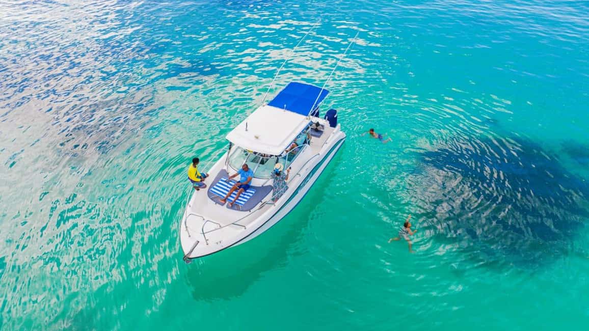 image n.14 of Luxury Private Boat Charter Praslin, Seychelles with BBQ. activity in Praslin Island, uploaded by supplier