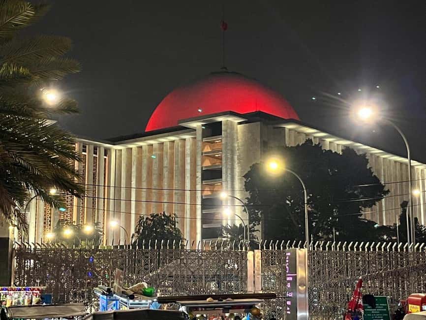 image n.8 of Jakarta: Private Guided Sightseeing & Street Food Night Tour activity in Jakarta, uploaded by supplier