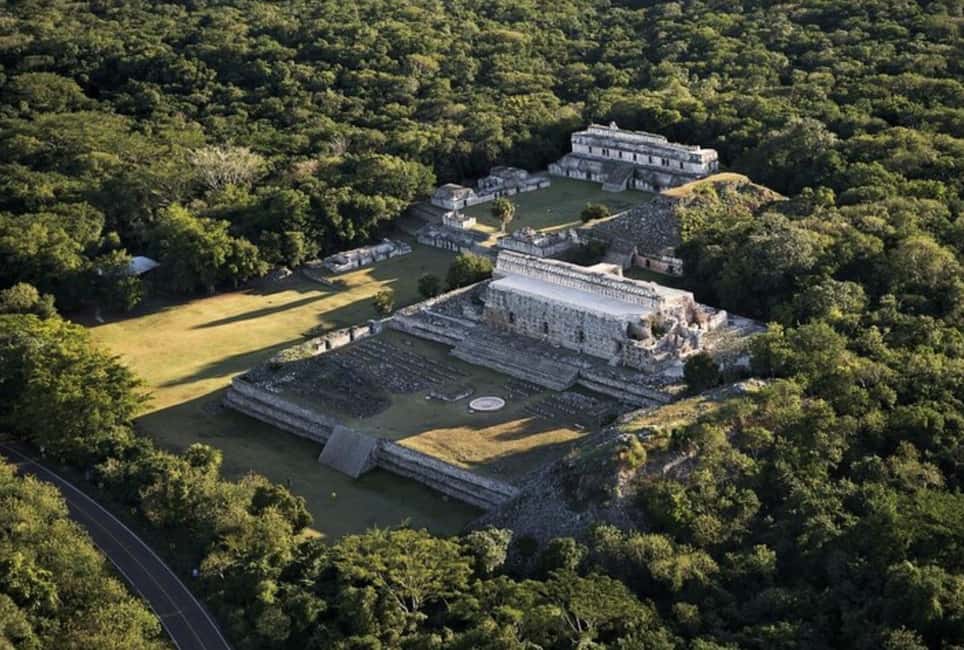 Image N°11 de Visite privée Kabah et Uxmal et atelier maya activité à Uxmal, publiée par le prestataire