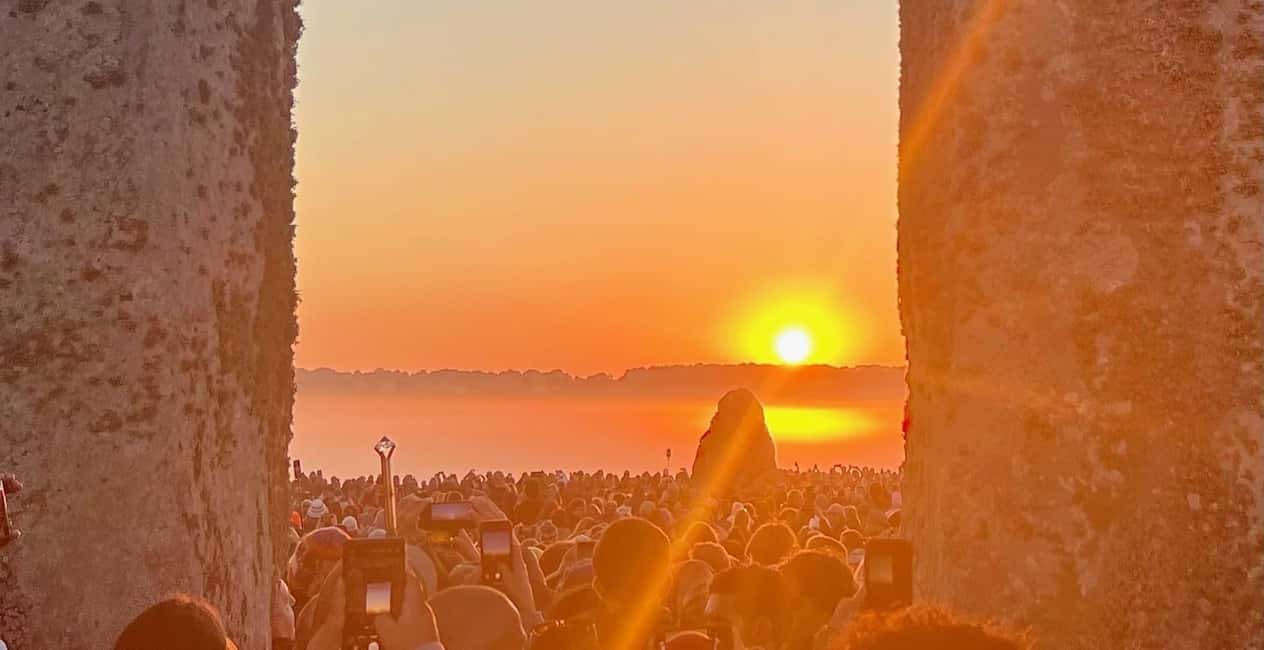 Obraz nr 12 z atrakcji Z Londynu: Stonehenge Summer Solstice Sunrise Tour w Amesbury, przesłany przez organizatora