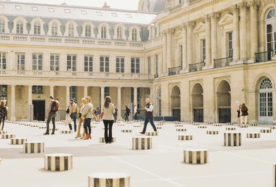 imagem n.5 de Paris: Visita a pé aos locais de filmagem de Emily atividade em Paris, carregada pelo fornecedor