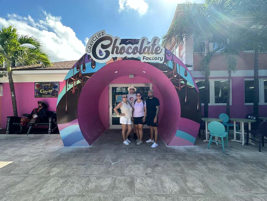Image N°13 de Nassau : Visite culinaire en scooter électrique avec dégustation de mets et de boissons locales activité à Nassau, Bahamas, publiée par le prestataire