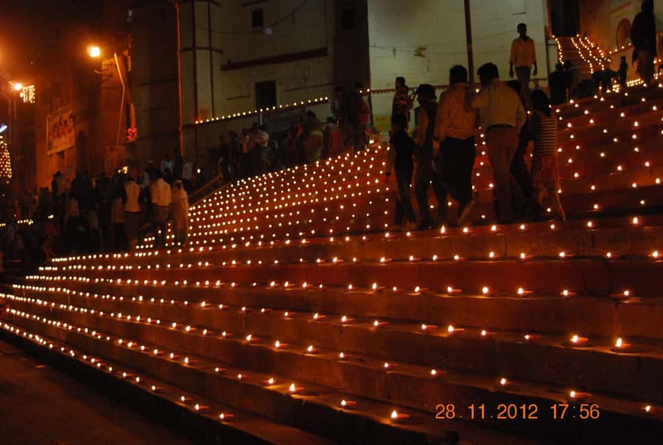 imagem n.28 de Passeio de um dia em Varanasi - Passeio de barco, caminhada, templo de ioga, luta livre atividade em Varanasi, carregada pelo fornecedor