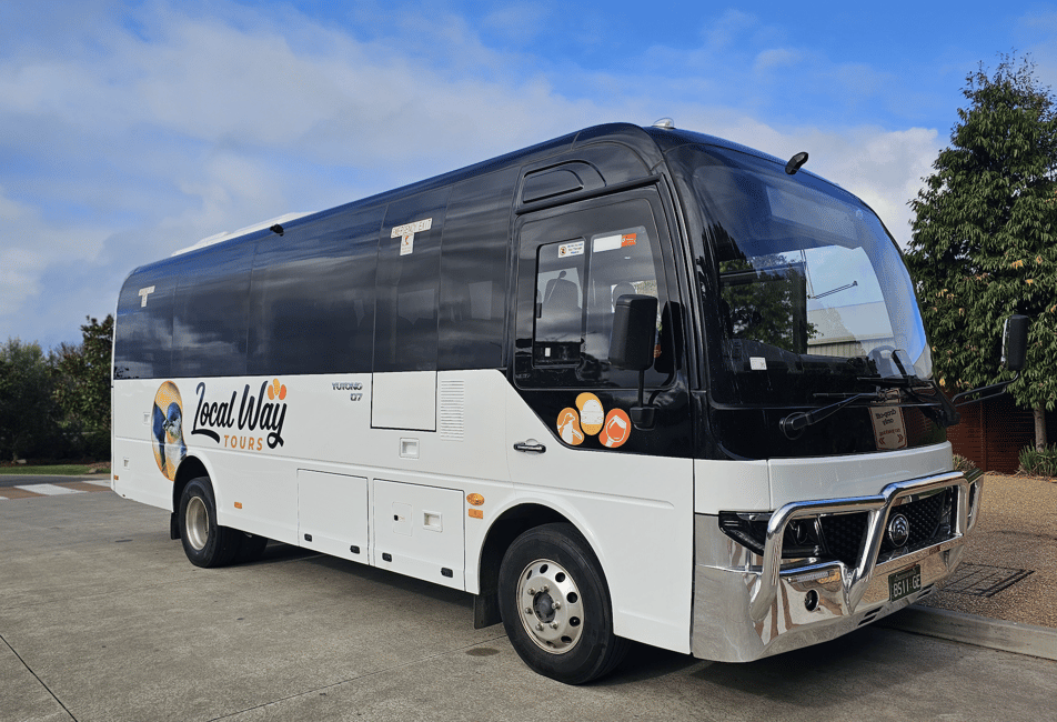 Melbourne: Boutique Phillip Island Wine, Dine & Penguin Tour