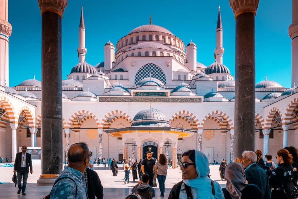 imagem n.7 de Ásia Continental & Palácio de Topkapı & Harém. Guiado, pequeno grupo atividade em Istambul, carregada pelo fornecedor