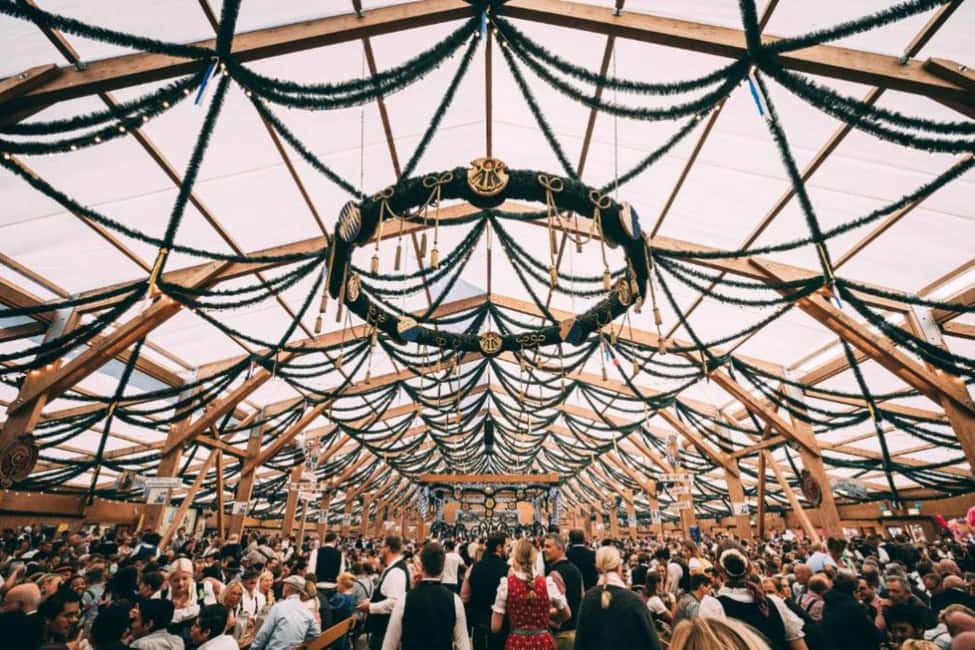 imagen n.º 4 de Múnich: Velada en la Gran Carpa de la Cerveza de la Oktoberfest con reserva de mesa incluida actividad en Múnich, subida por el proveedor