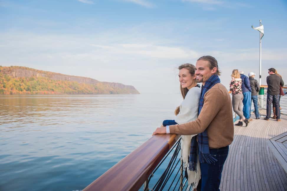 image n.1 of NYC: Grand Palisades Fall Foliage Yacht Tour activity in New York City, uploaded by supplier