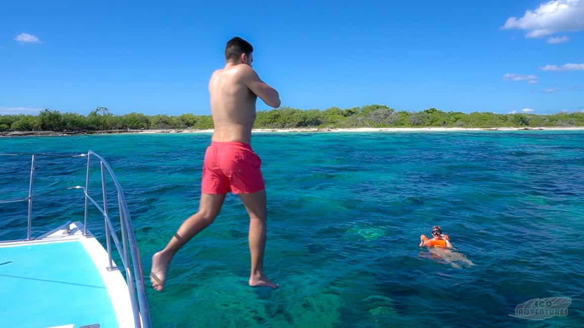 imagem n.3 de De Punta Cana: Catalina Snorkeling & Altos de Chavon Tour atividade em La Romana, carregada pelo fornecedor