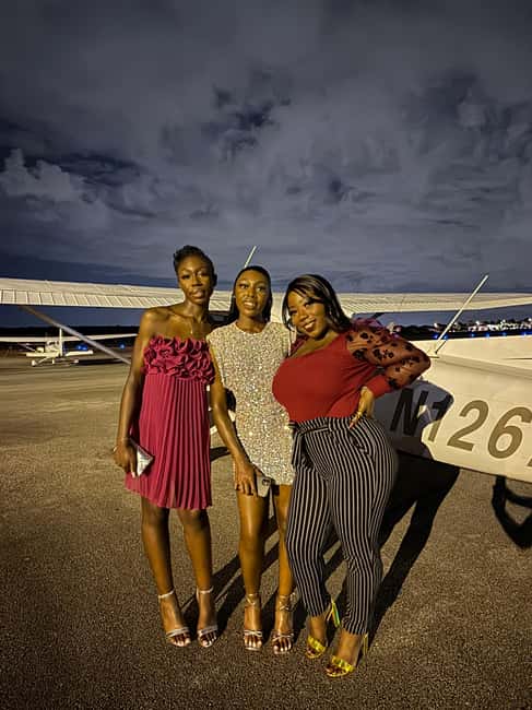 imagen n.º 48 de Miami Beach: Tour aéreo privado Night Lights - Champán gratis actividad en Miami, subida por el proveedor