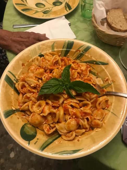 Immagine nº 11 di Corso di cucina a domicilio a Lecce: Orecchiette artigianali e vino da degustare attività a Lecce, caricata dal fornitore
