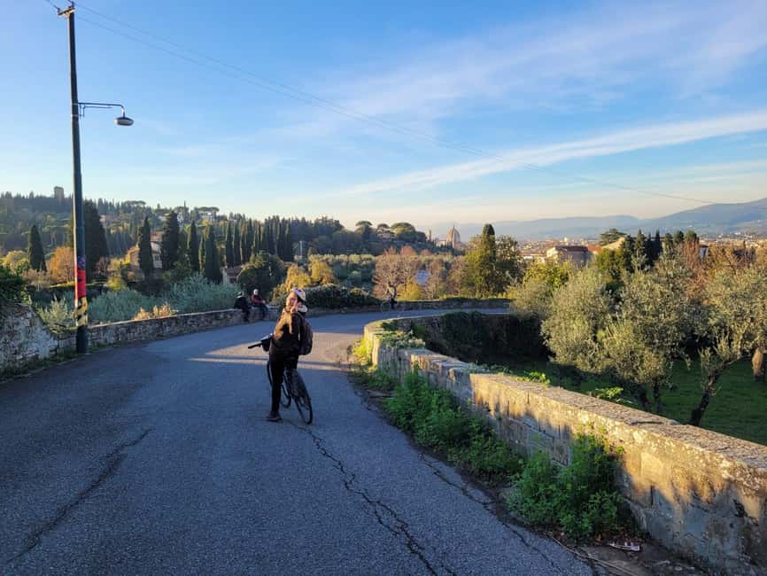 Immagine nº 5 di Firenze: Tour di mezza giornata in e-bike della campagna toscana con vino attività a Firenze, caricata dal fornitore
