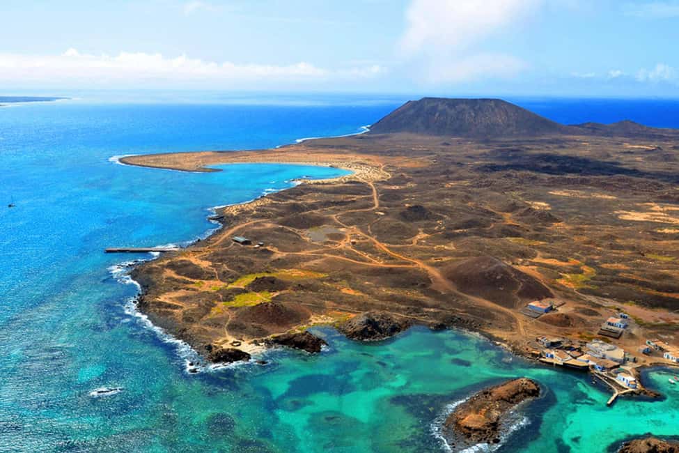 imagen n.º 9 de Lanzarote: Excursión de medio día a la Isla de Lobos para avistar delfines actividad en Playa Blanca, Lanzarote, subida por el proveedor