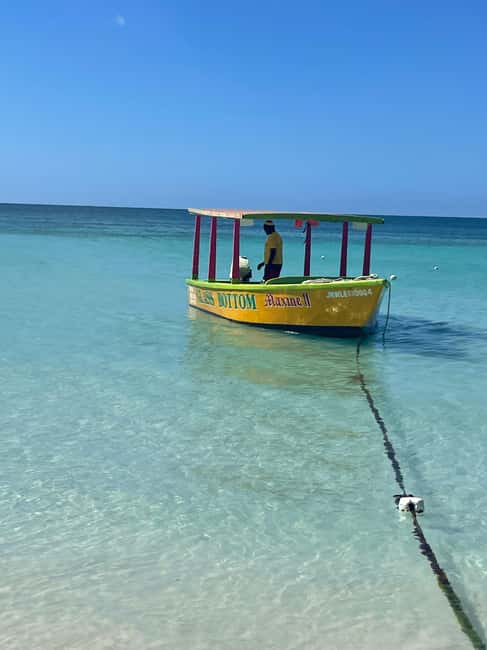 imagem n.4 de Passeio de barco em Negril 7 Miles Beach e Booby Cay saindo de Montego Bay atividade em Negril, carregada pelo fornecedor