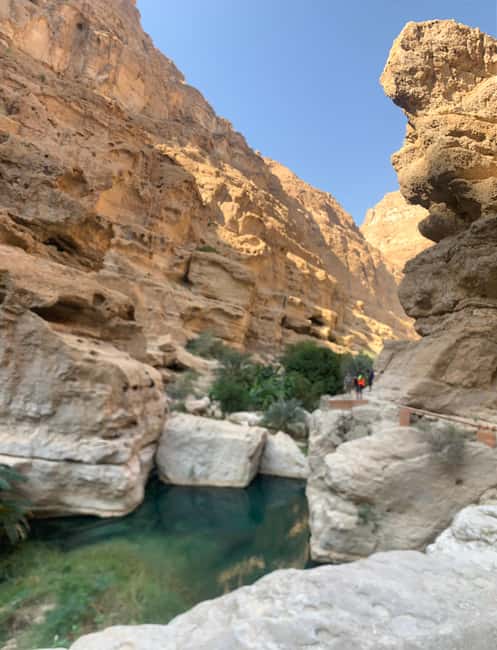 Immagine nº 18 di Muscat: Tour privato di Wadi Shab e Bimmah Sinkhole con pranzo attività a Regione al-Sharqiyya, caricata dal fornitore