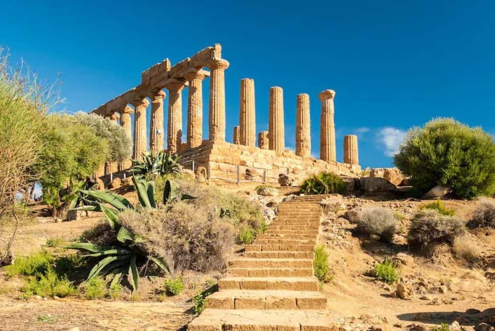 image n.3 of Agrigento: Valley of the Temples Private Archeological Tour activity in Agrigento, uploaded by supplier