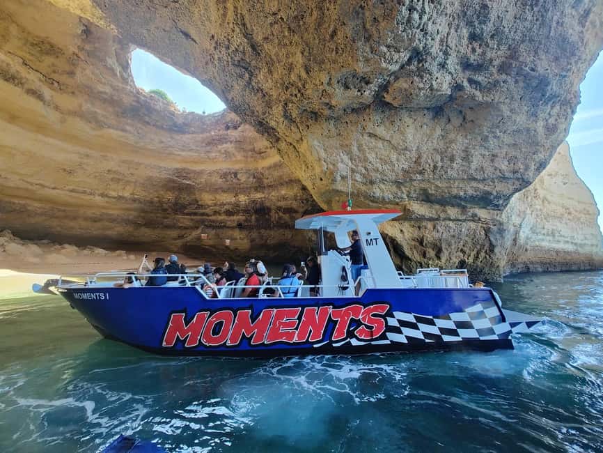 Bild Nr. 5 von Albufeira: Speedboot-Tour Benagil-Höhle und Delfin-Watching Aktivität in Benagil, hochgeladen vom Anbieter